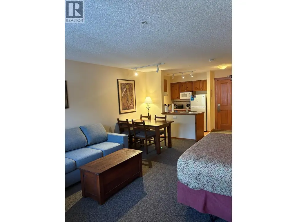 2050 Summit Drive Unit# 210, Panorama